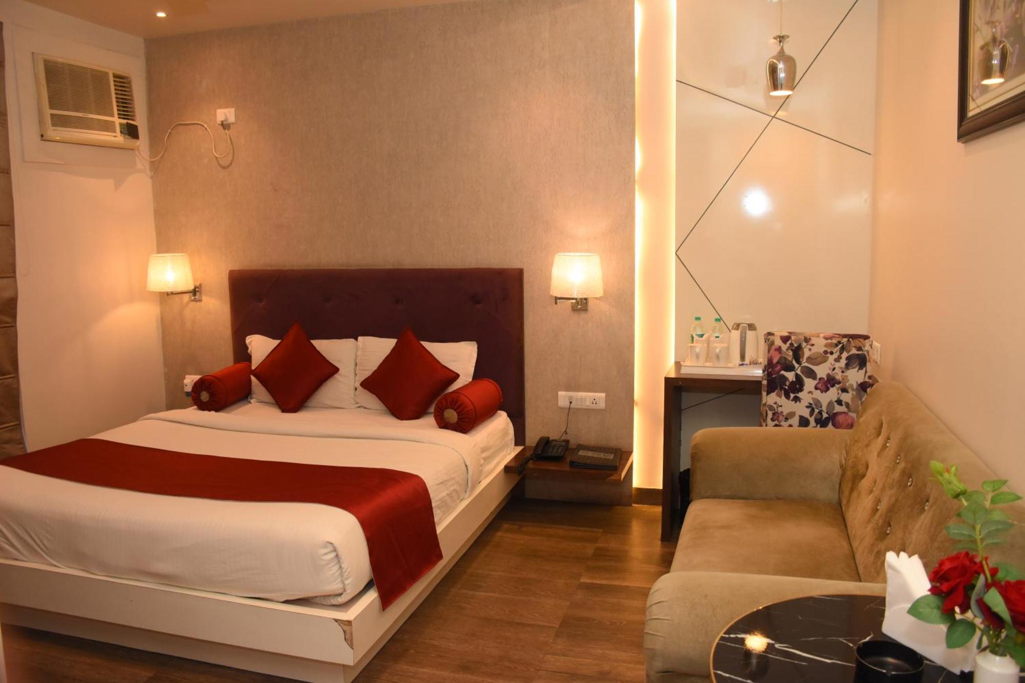 Hotel Gurveer Royal Lucknow