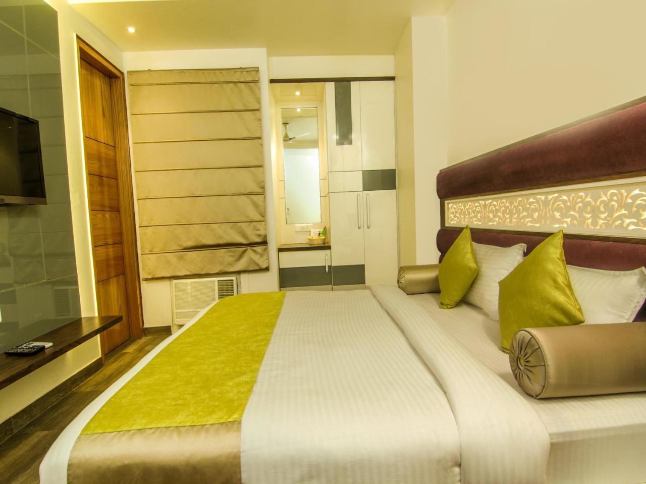 Gurveer Royal Lucknow