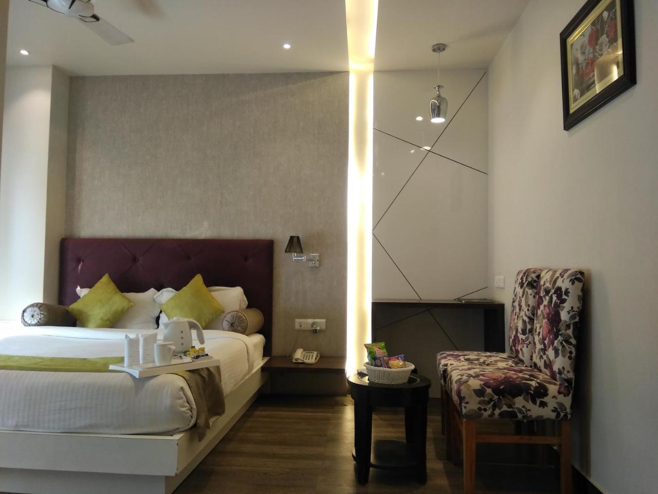 Hotel Gurveer Royal Lucknow