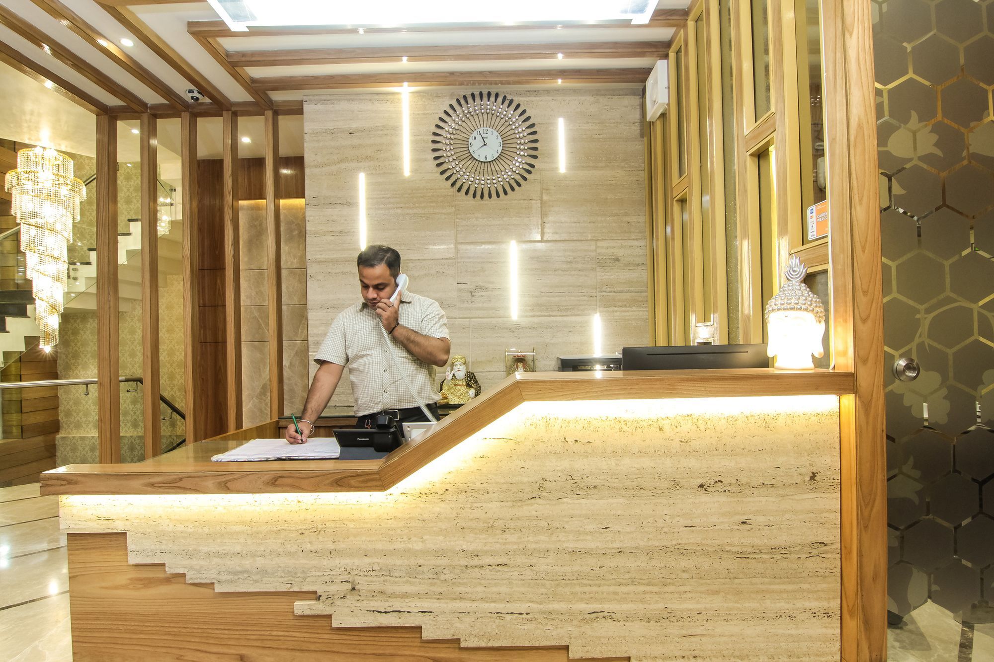 Hotel Gurveer Royal